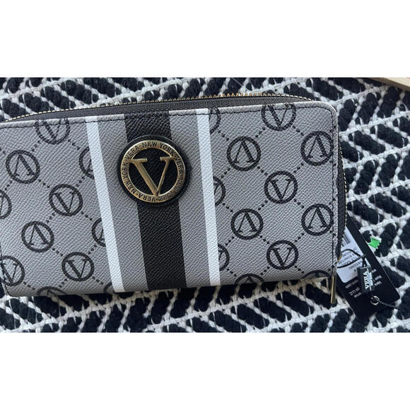 Vera Bradley Vera Signature Zip Around Wallet Black Gray Monogram Stripe Logo NW - Picture 2 of 9